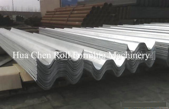 پانچینگ موجود در فولاد بزرگراه Guardrail ماشین تشکیل شده در چین ساخته شده است